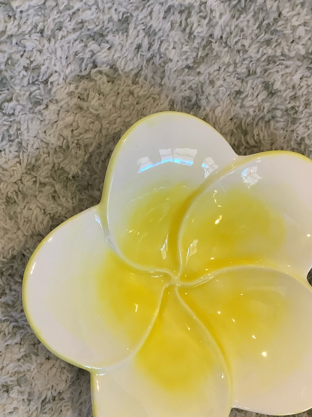 Yellow and White Tropical Plumeria Flower Shaped Decorative Dish or Soap Dish HC - Picture 7 of 13